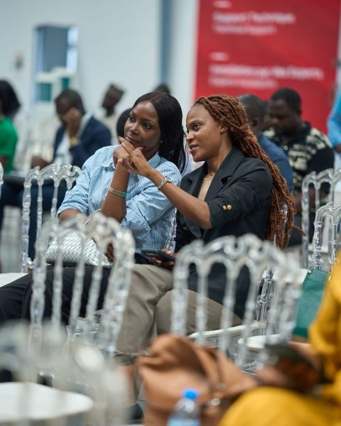 SOYCA Solar fortalece sus alianzas estratégicas durante su visita a Douala